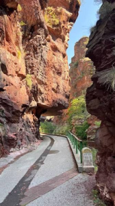 Cliquez pour agrandir Patrouille en hélicoptère ou ULM lent dans le Colorado des Alpes Niçoise