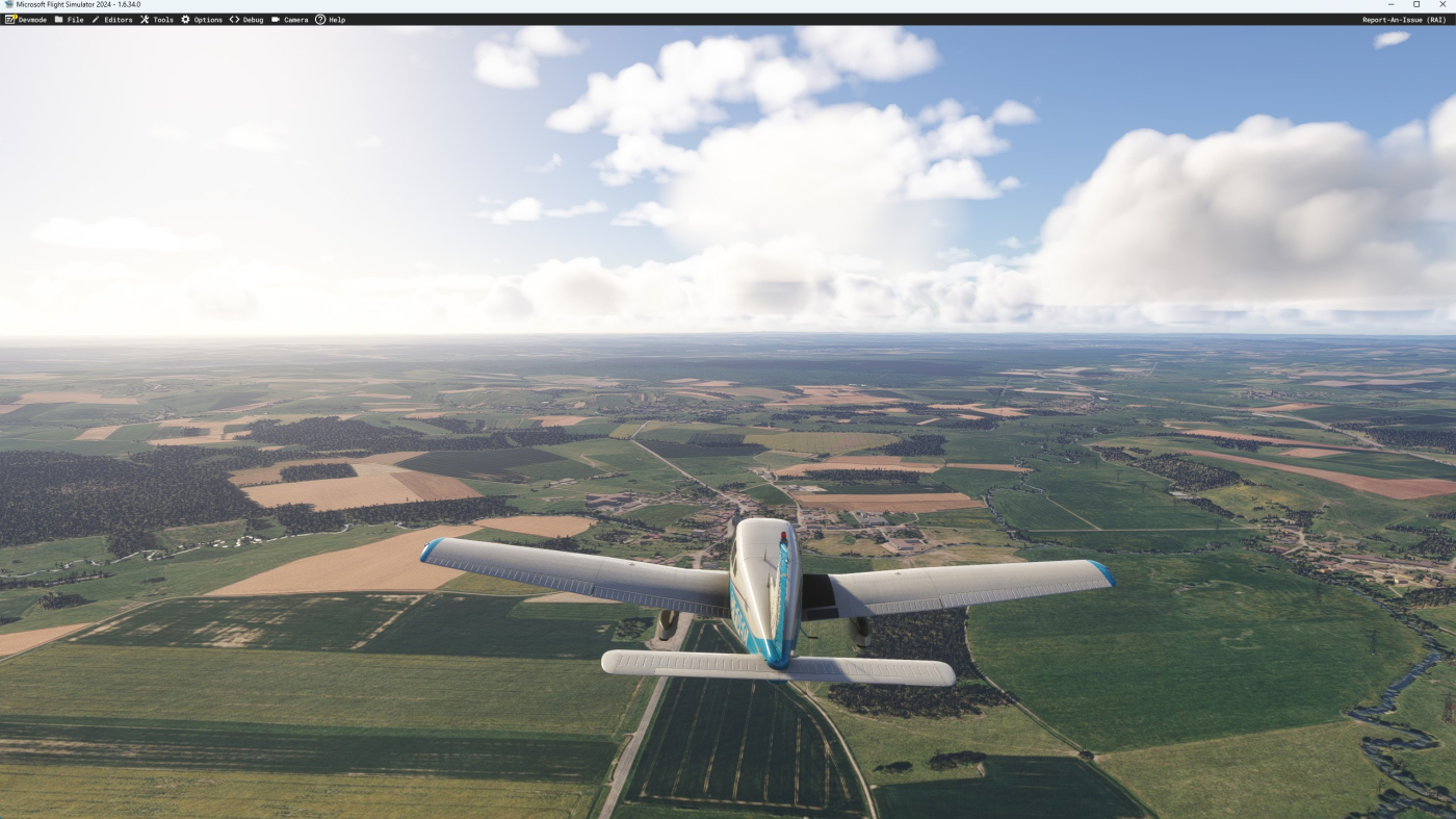 21-49 Sur la gauche,ce qui semble être la base ULM LF5423